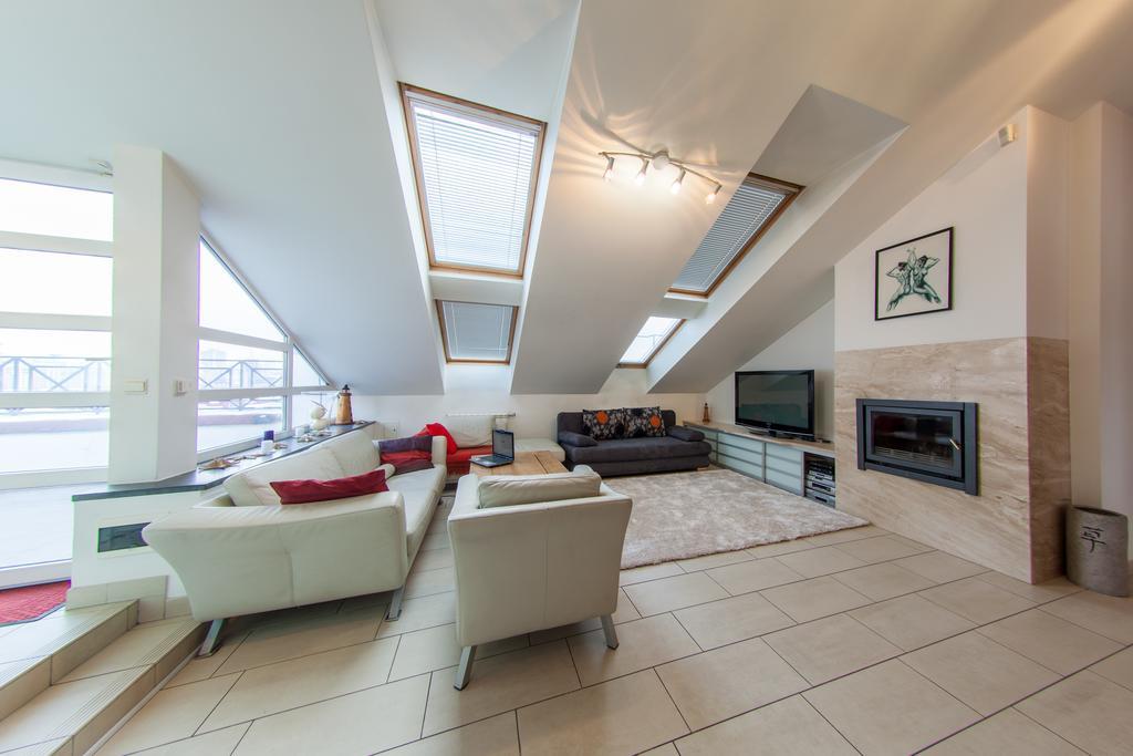 Mansard Apartment Antonovicha 4 Kyjev Exteriér fotografie