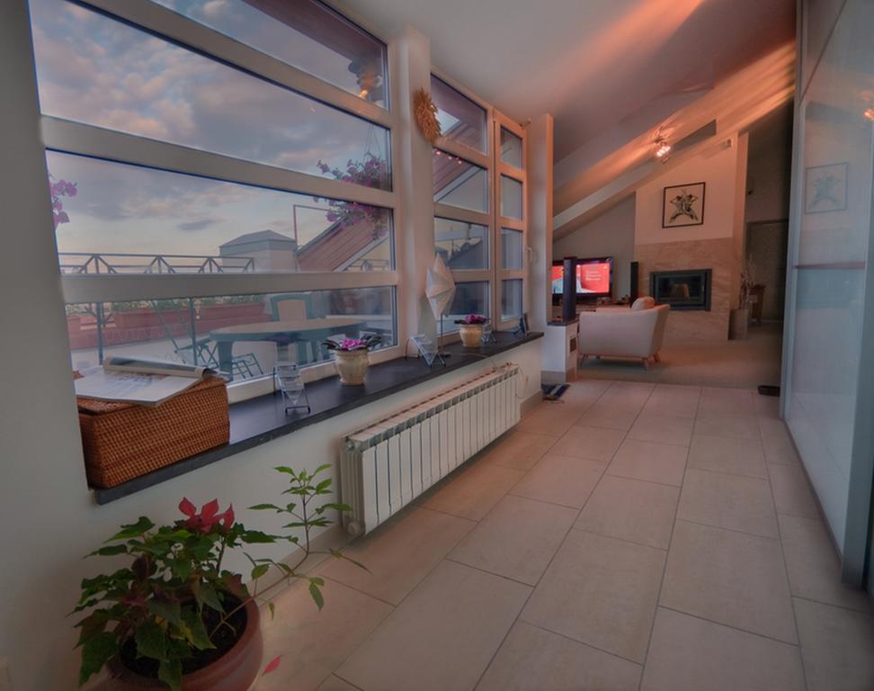 Mansard Apartment Antonovicha 4 Kyjev Exteriér fotografie