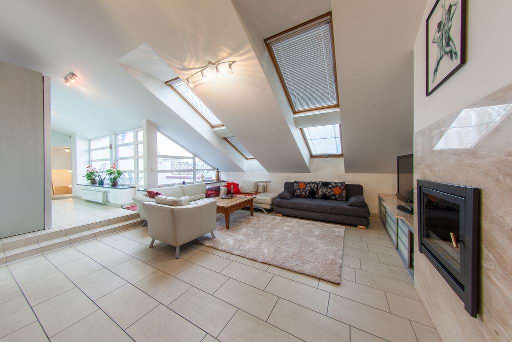 Mansard Apartment Antonovicha 4 Kyjev Exteriér fotografie